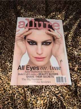 Anne Hathaway Allure Magazine Issue September 2019